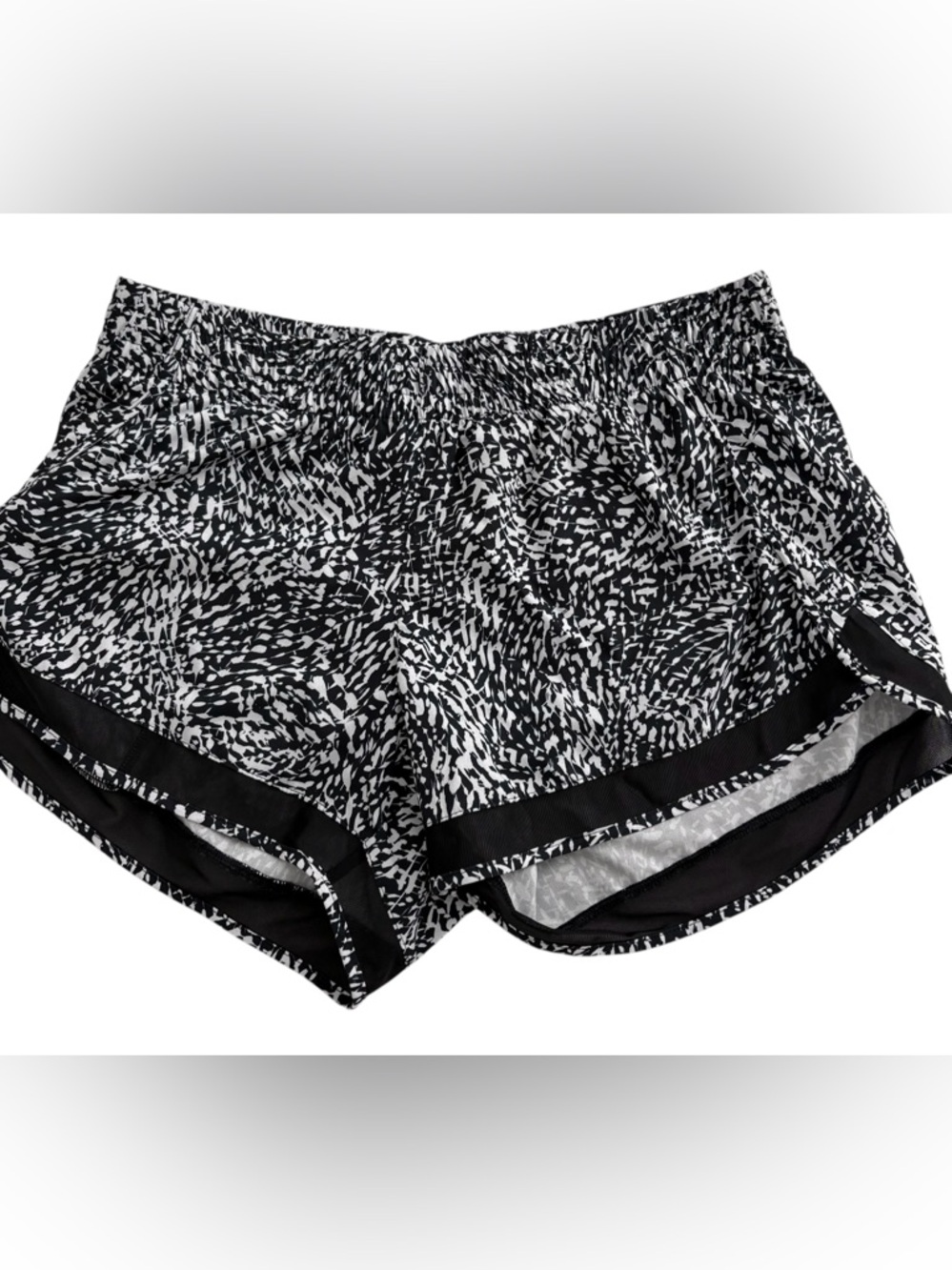 Athleta Printed Mesh Racer Run Short 4"-Black & White-Size L